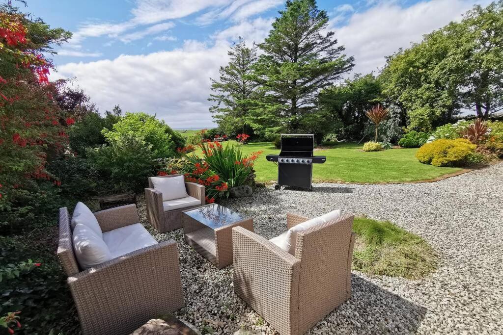 Cosy, Coastal Retreat With A Large Garden Villa Monreith Eksteriør bilde